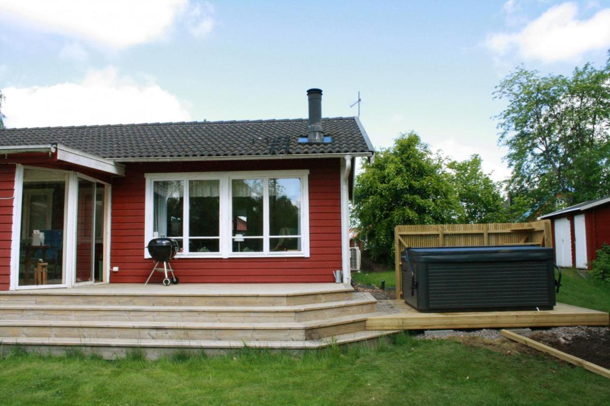 Nice holiday house in Knared - Housity