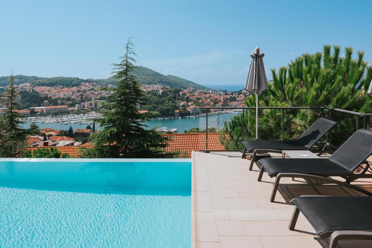 Hotel Adria - Housity