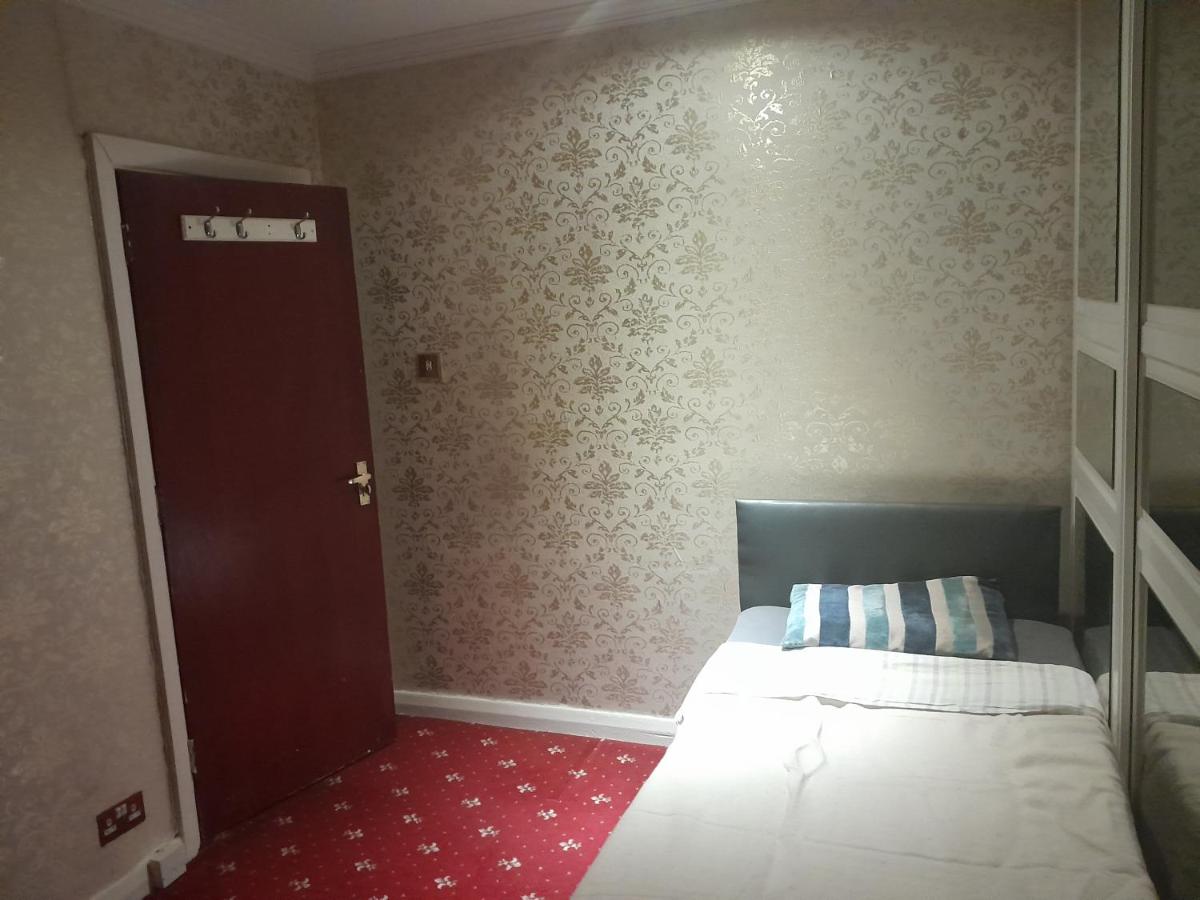 Lovely 1-Bed Studio in London - Housity