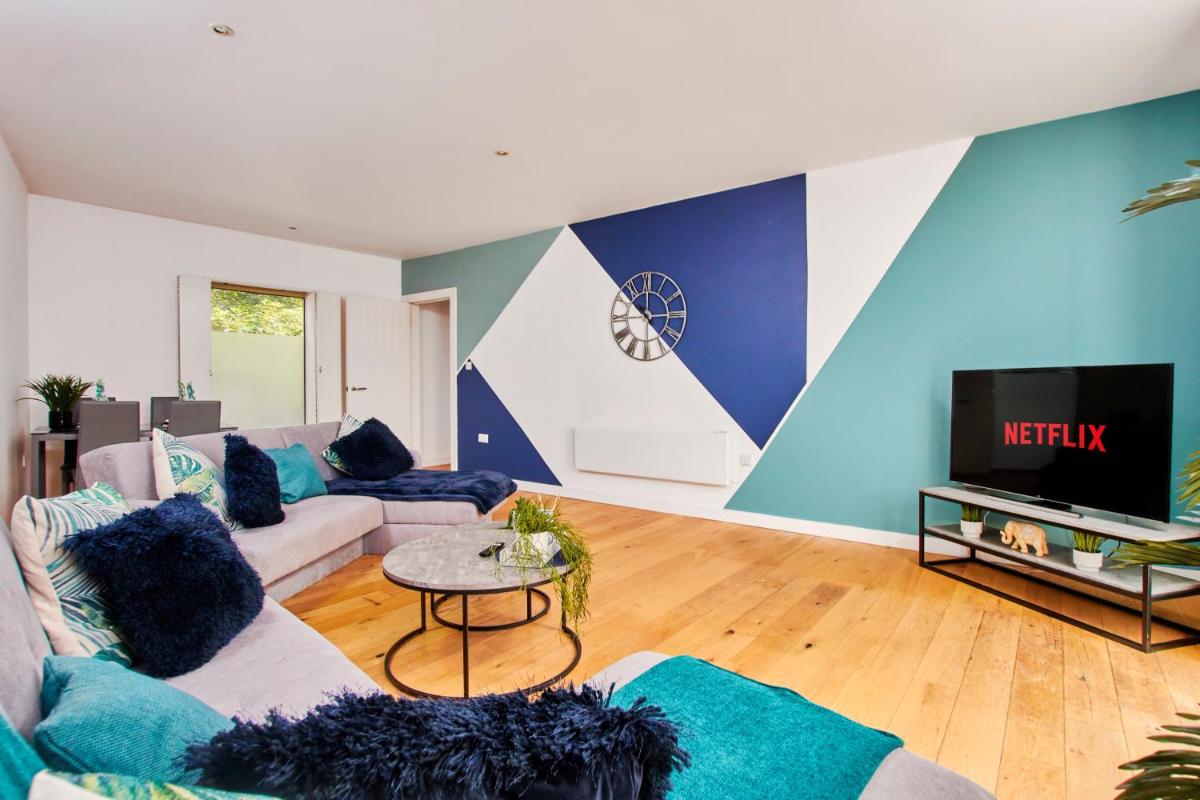 Suitetrails - Stunning Central Lincoln Apartment - Parking