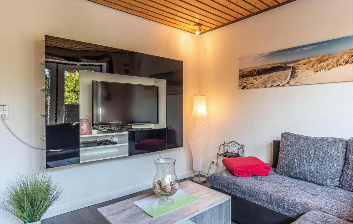 Suitetrails - Amazing Apartment In Friedrichskoog With 2 Bedrooms And Wifi