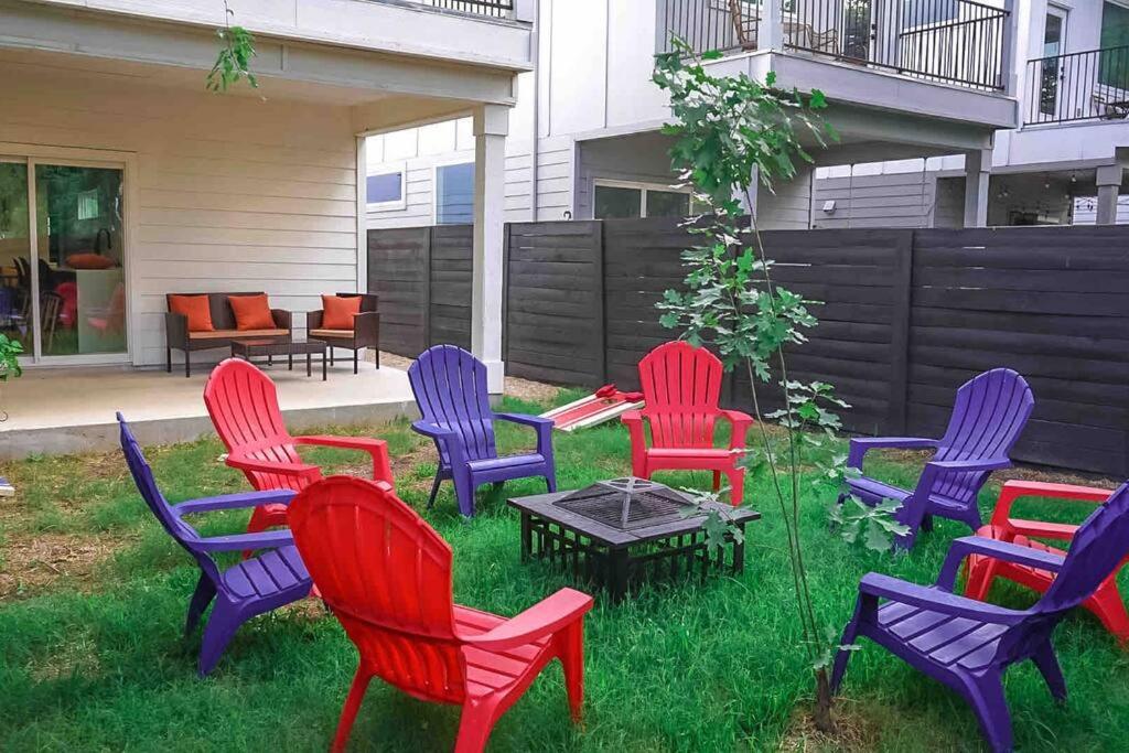 MODERN NATURE - 2 STORY DOWNTOWN DELIGHT - Housity