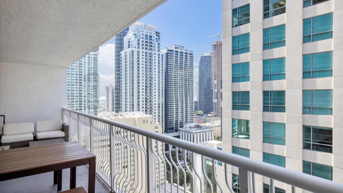 Amazing one Bedroom in the heart of Brickell Miami 32nd floor - Housity
