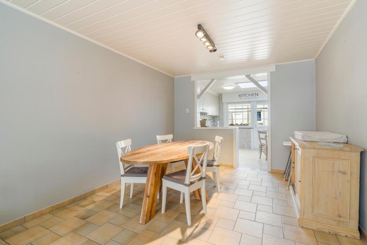 Lichtrijk, charmant rijtjeshuis met 3 slaapkamers - Housity