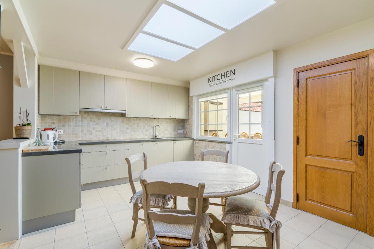 Lichtrijk, charmant rijtjeshuis met 3 slaapkamers - Housity