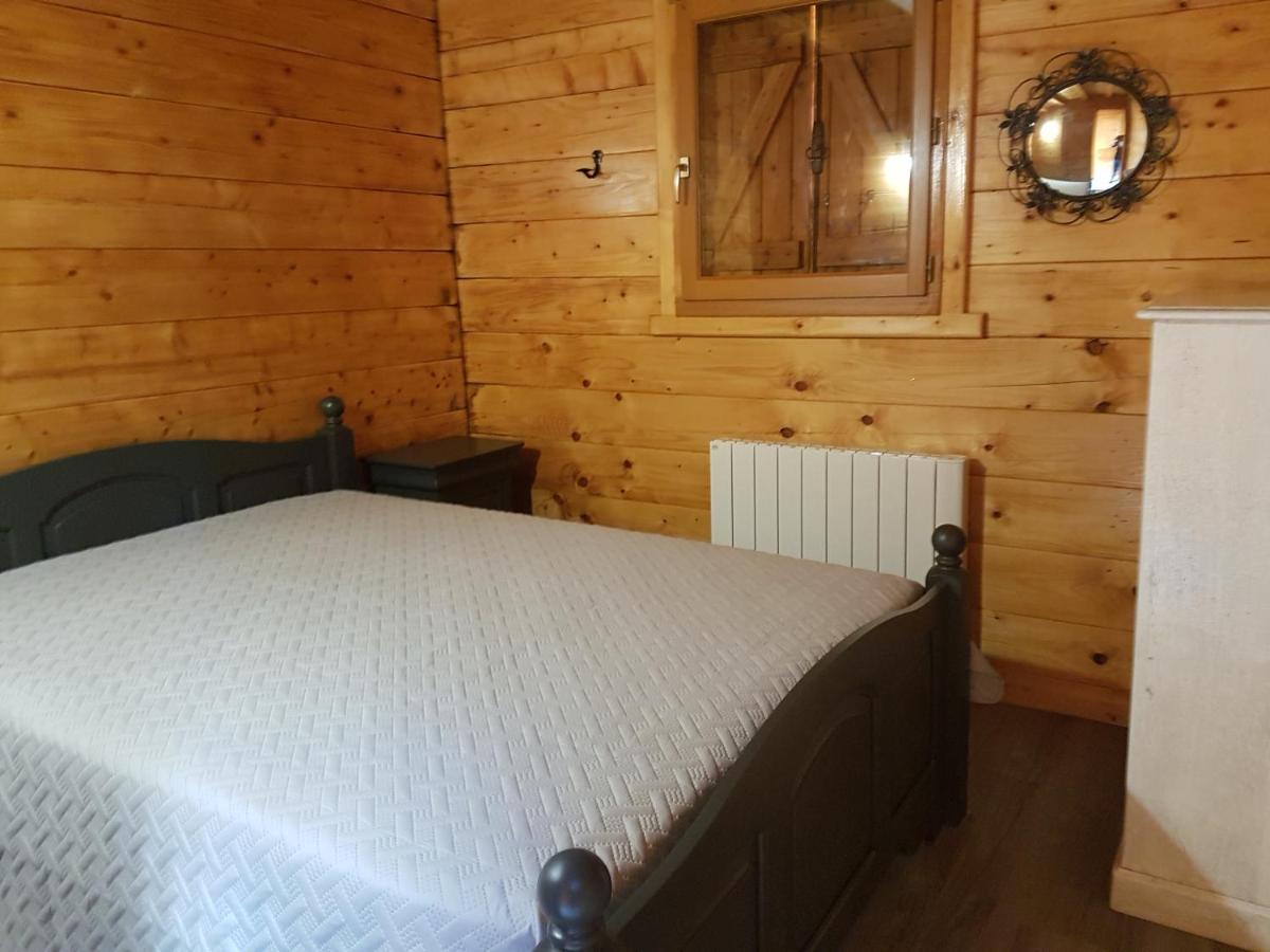 SUPERBE CHALET AVEC PISCINE CHAUFFEE Juillet et Aout - Housity