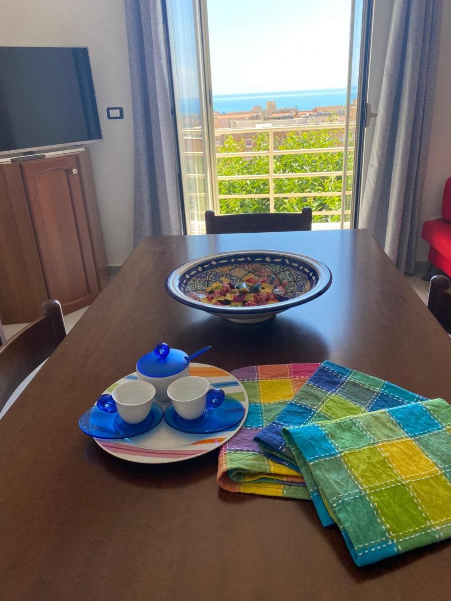Albahome, Comoda casa vacanze centralissima e panoramica - Housity