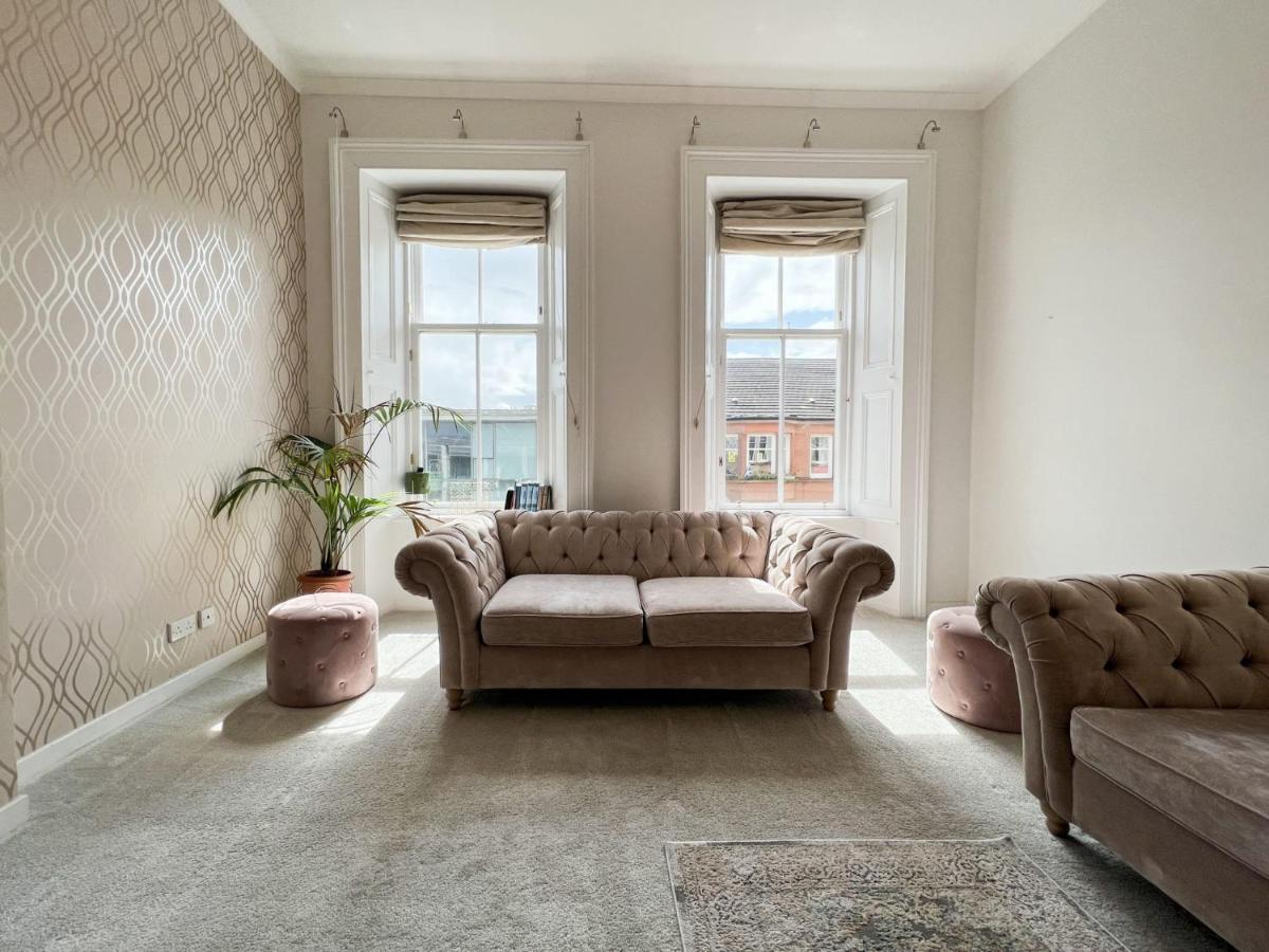 2-Bed Modern City Centre - Housity