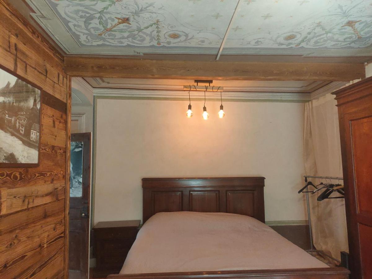 River and Mounts - Housity