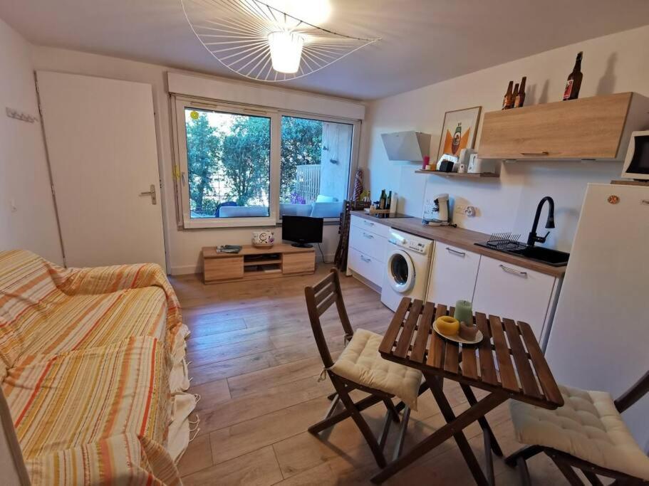 charmant studio neuf à 150m de la mer - Housity