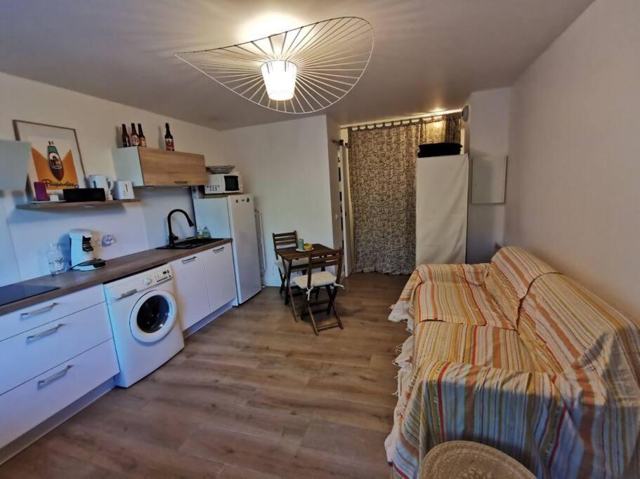 charmant studio neuf à 150m de la mer - Housity