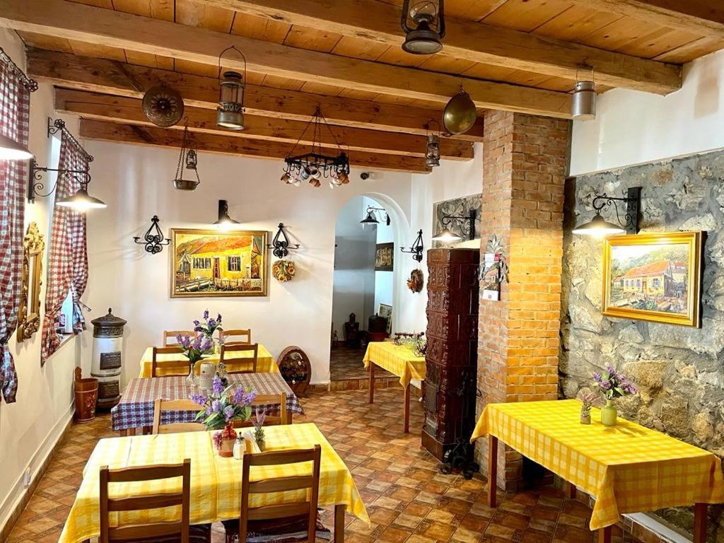 LA VECHEA MOARĂ - Housity
