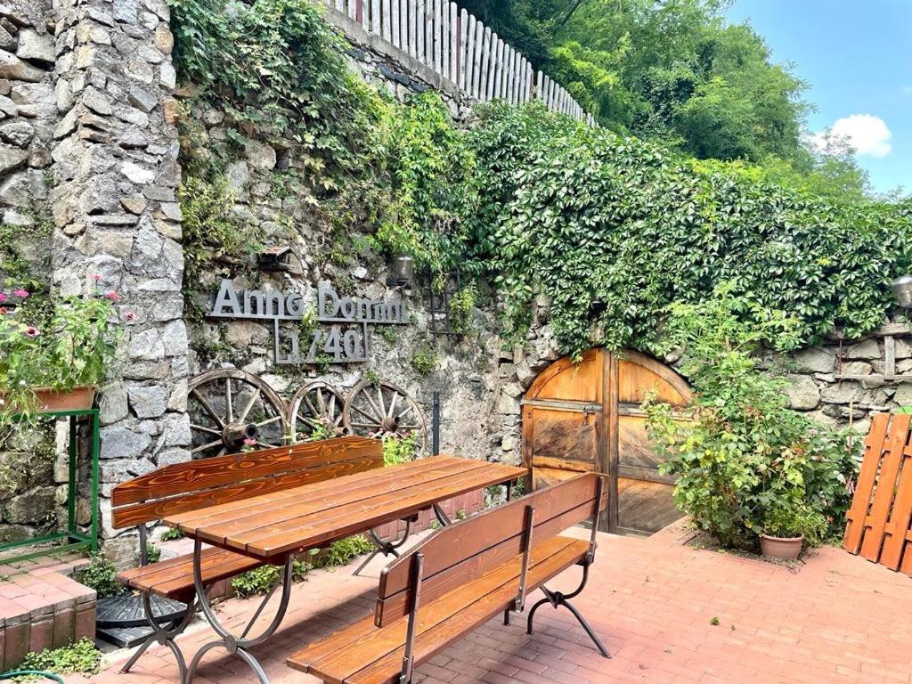 LA VECHEA MOARĂ - Housity