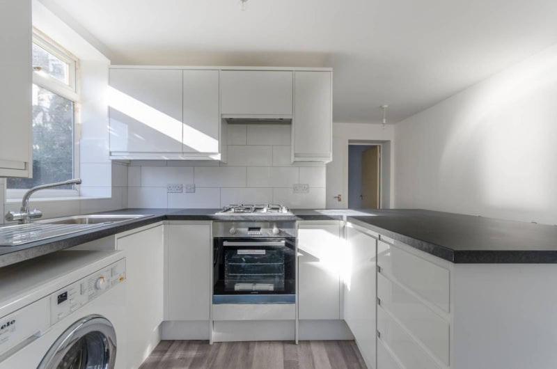 Jem in Leyton apartment - Housity