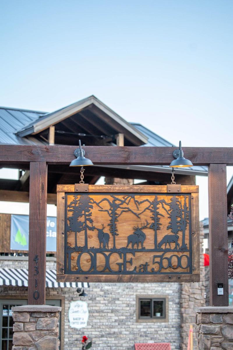 Lodge at 5600 - Housity