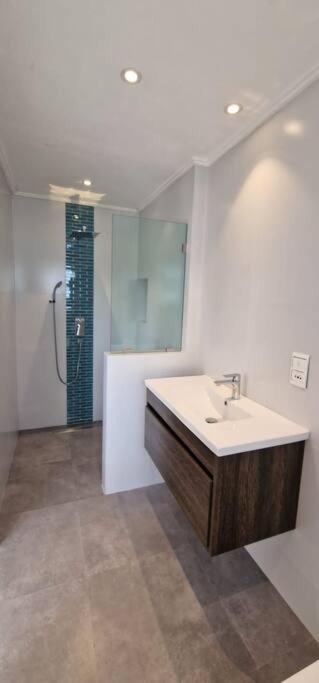 Suitetrails - Paradise Heights Luxury Apartments & Villa