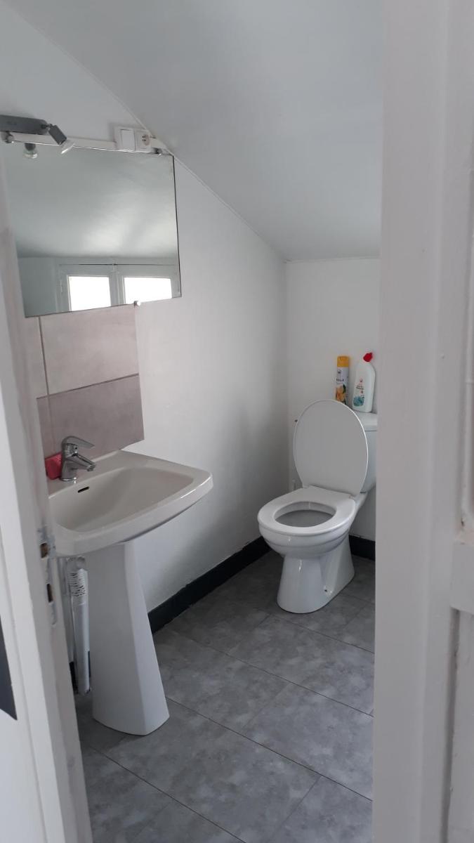 LA PIVOINE, un logement 2 pieces en centre bourg - Housity