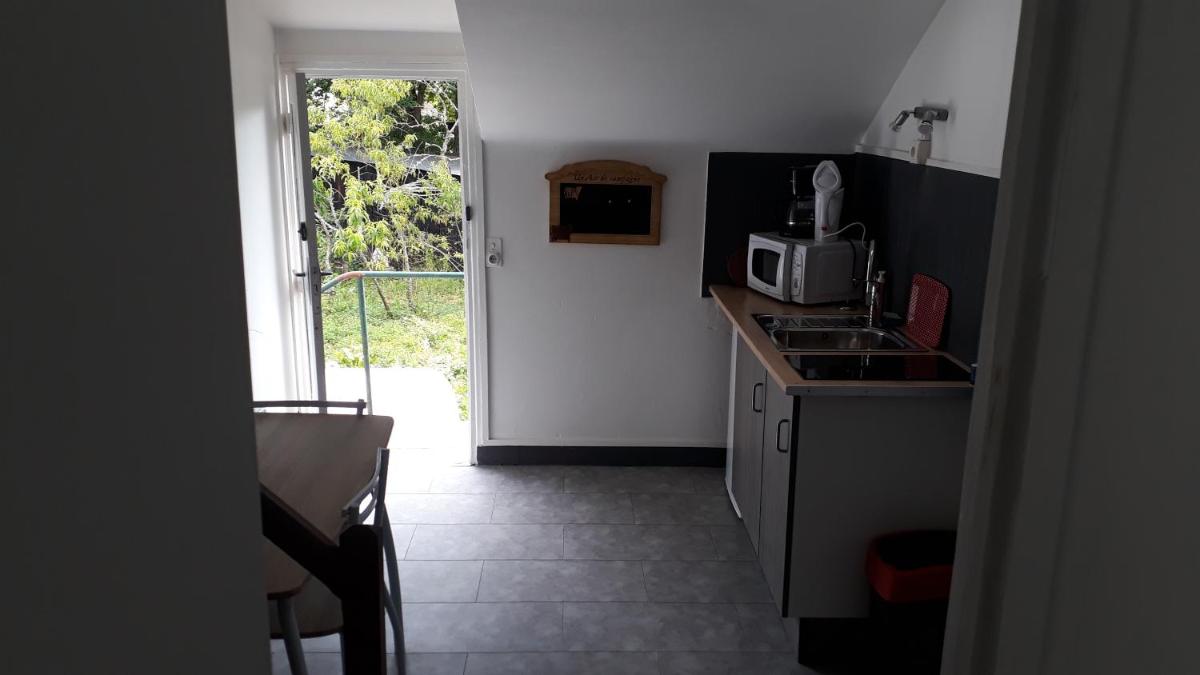 LA PIVOINE, un logement 2 pieces en centre bourg - Housity