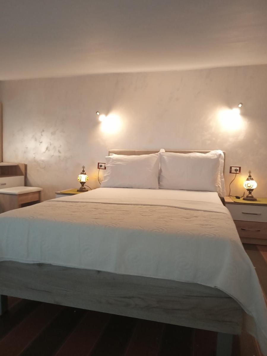 Suitetrails - Apartments with sea view in Prcanj