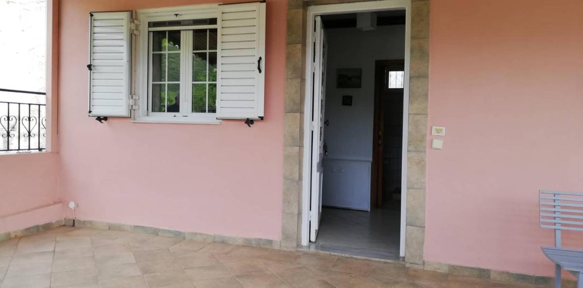 Doulis House - Housity