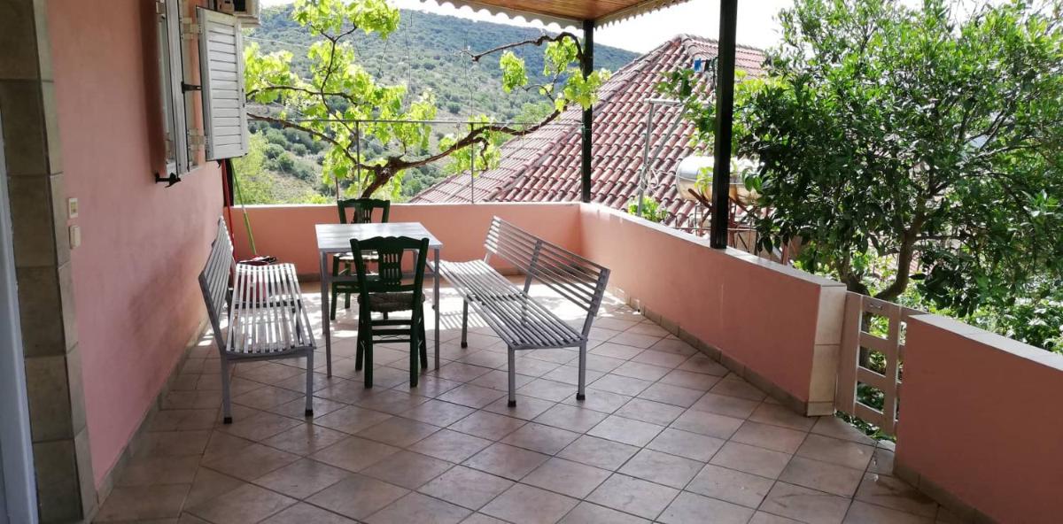 Doulis House - Housity