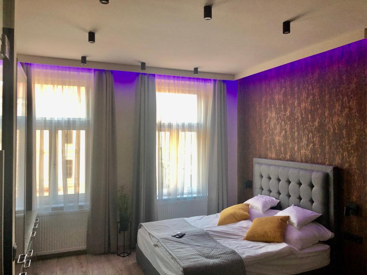Silver Dawn Apartments - Housity