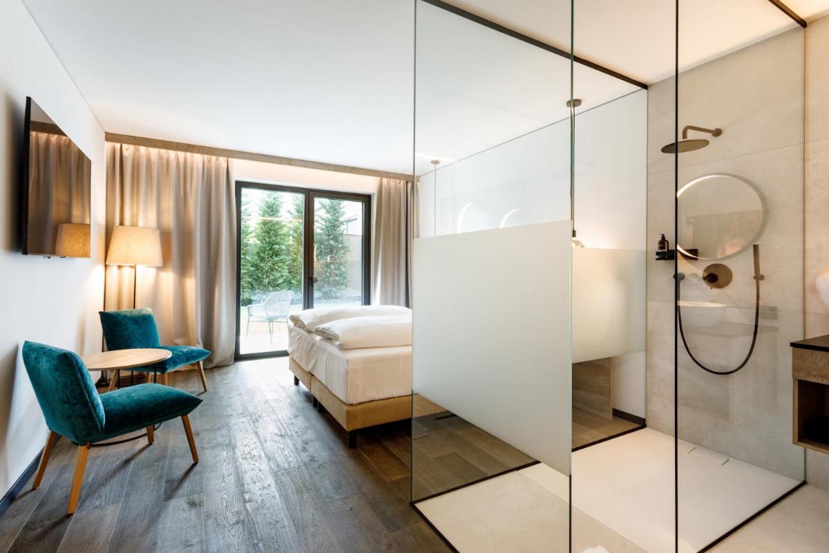 The Hang Over - Housity