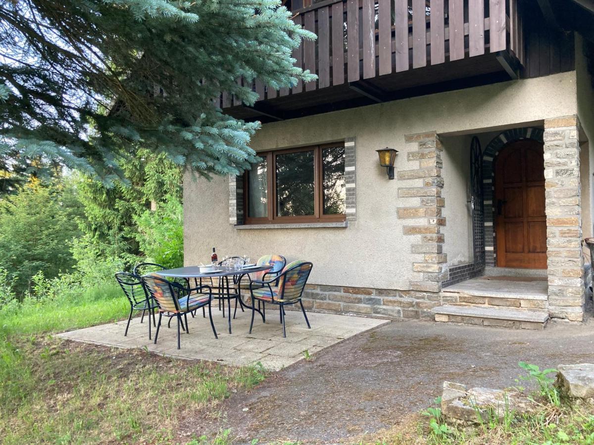 Kleines Haus am Waldrand - Housity