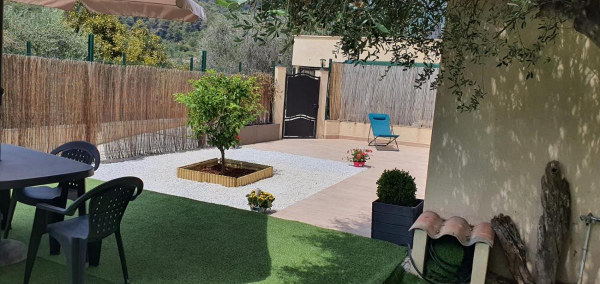 Villa 2km de la mer, proche monaco, au calme - Housity