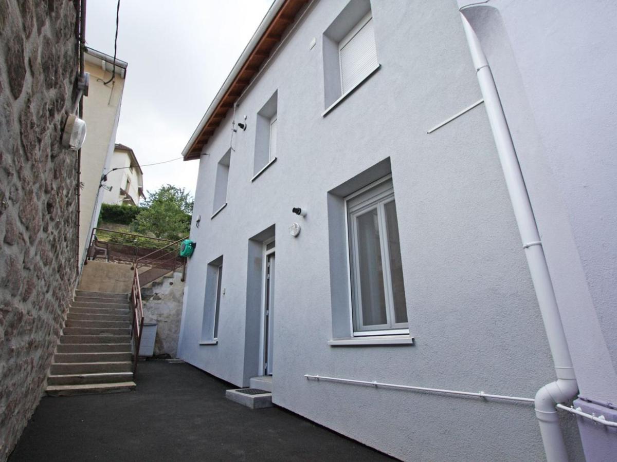 Charmant T2 rénové avec cour privée - centre d'Épinal, proche gare et commodités - FR-1-589-265 - Housity