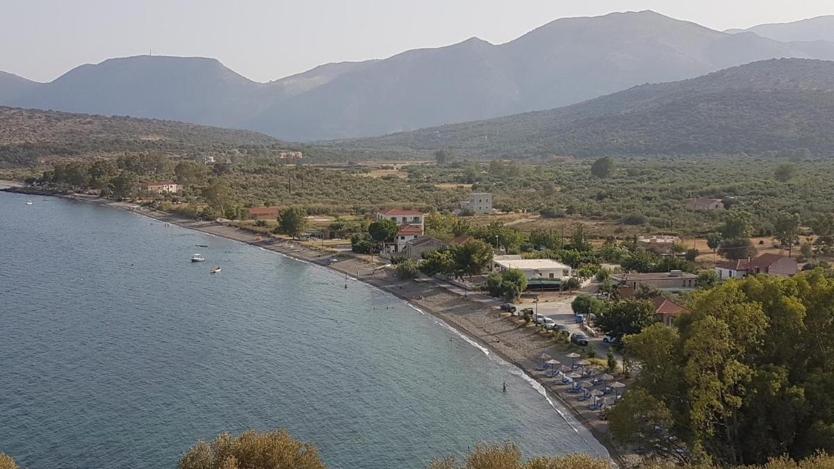 MANI Kamares Beach House - Housity