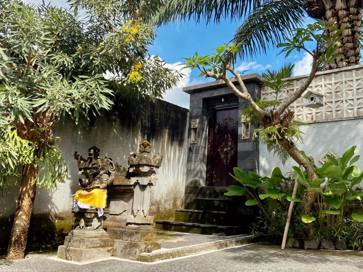 Kanda Villa - Housity