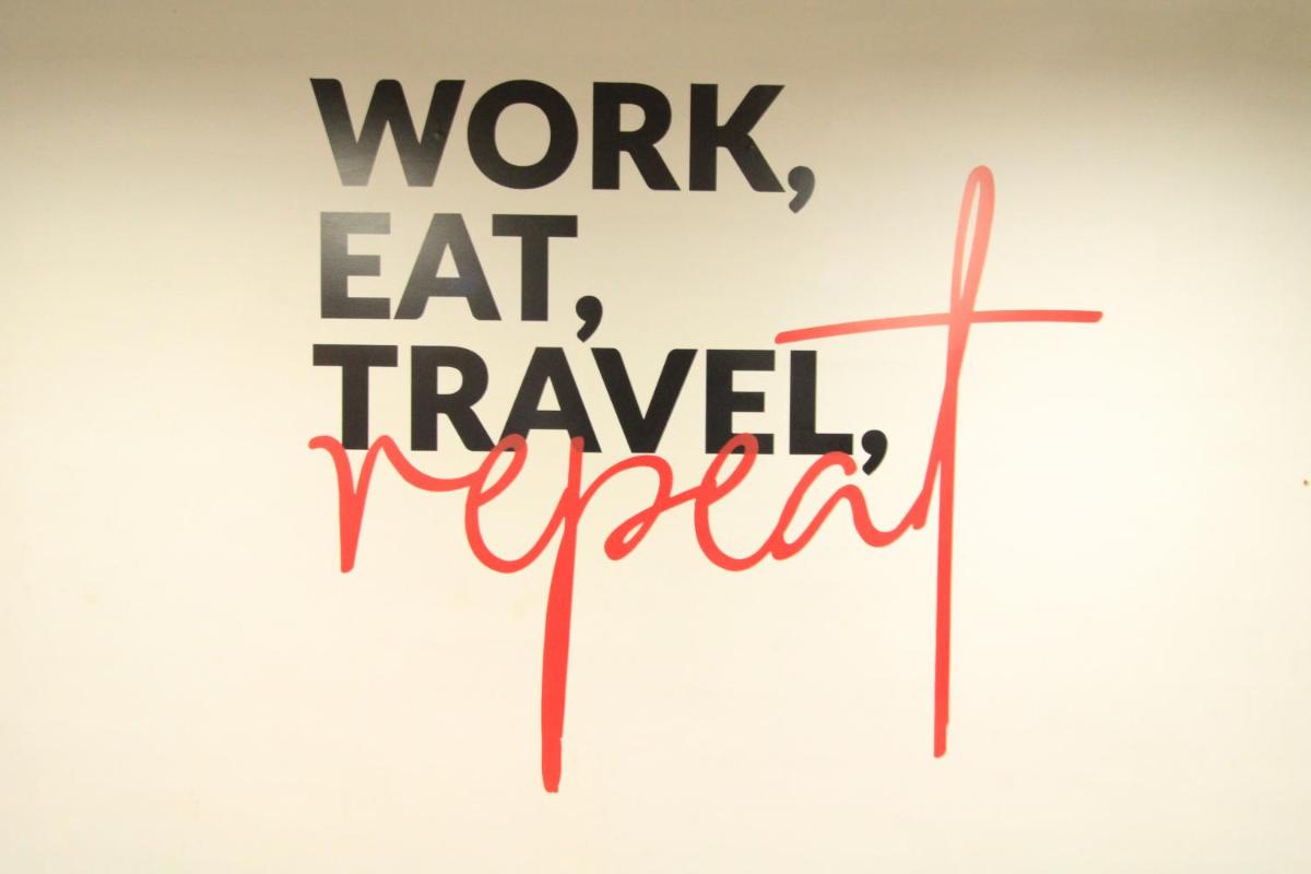 Aishwaryam Hotel - Housity