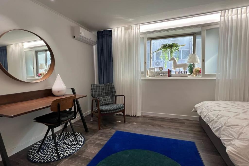 Hongdae 3bedroom apartment #14 - Housity