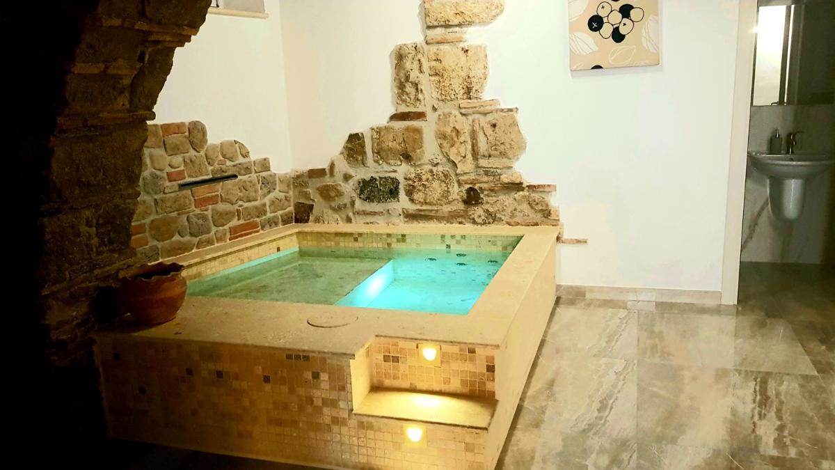 Janara - Arco di Traiano - Housity