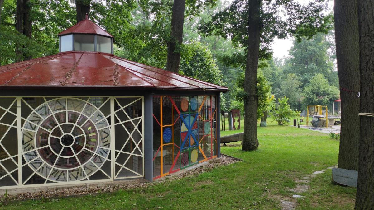 Špejchar pod duby - Housity