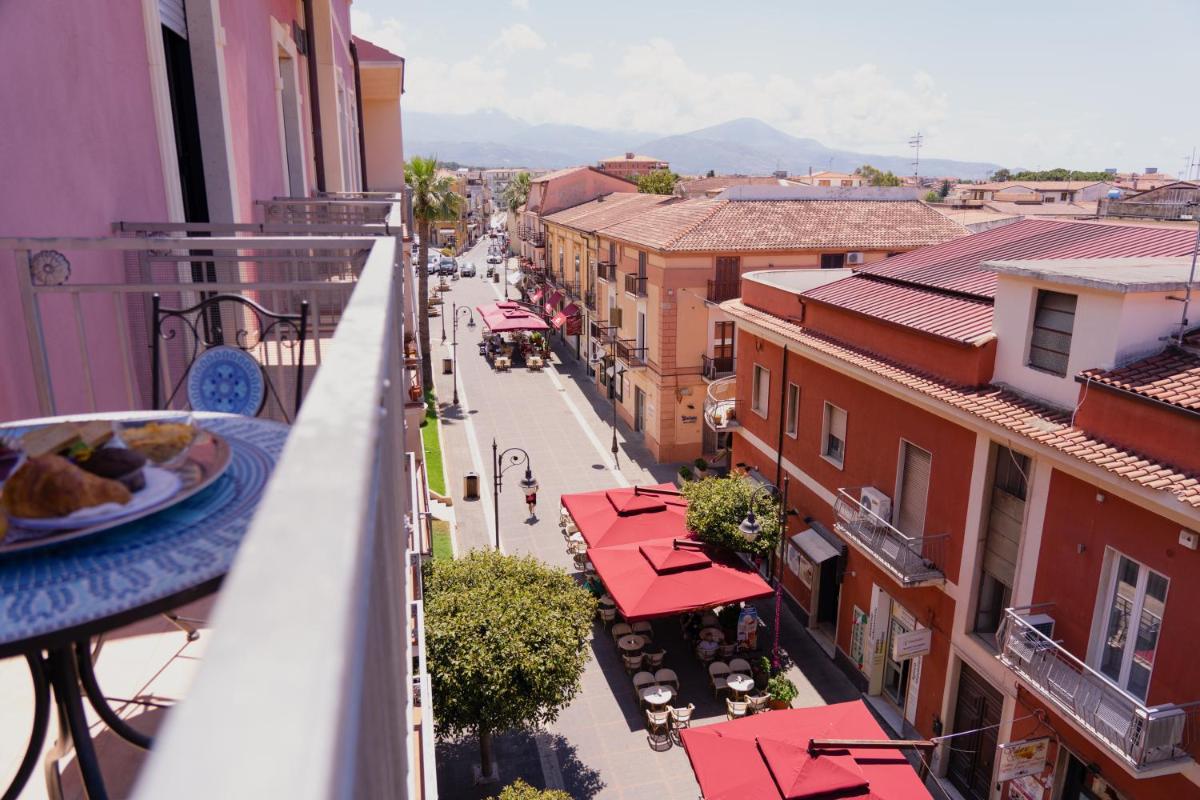 L'Orologio Guest Rooms - Housity