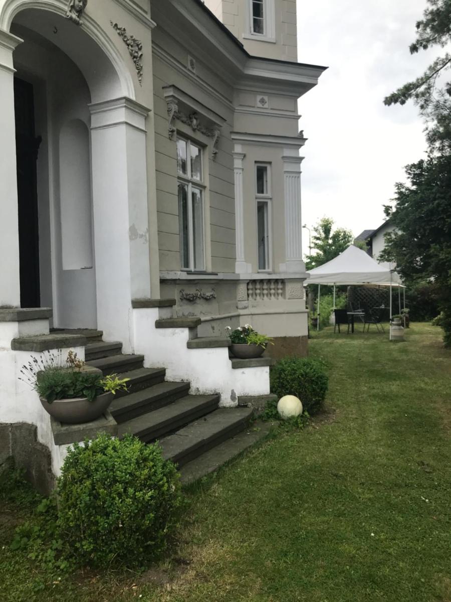 Apartmán U Borovice - Housity