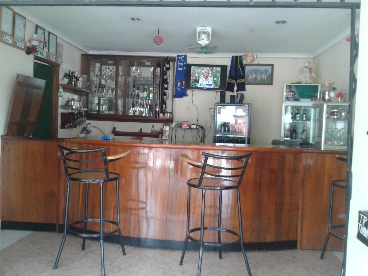 Fanaka Safaris Campsite & Lodges - Housity