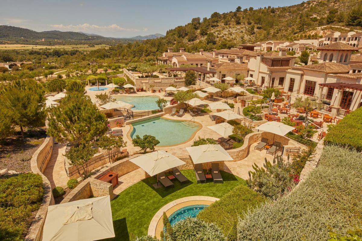 Piscina en o cerca de CAP VERMELL GRAND HOTEL
