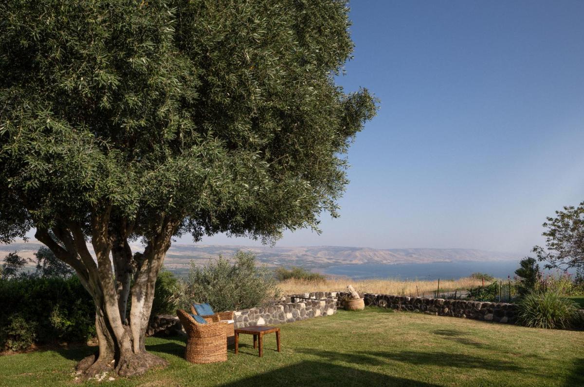 Breathtaking 5BR Farm Villa w Pool in the North by Sea N' Rent - Housity
