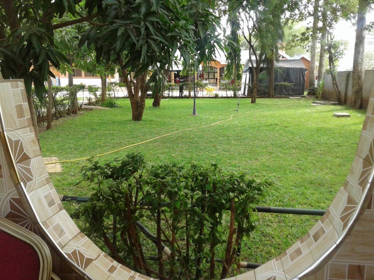 Fanaka Safaris Campsite & Lodges - Housity