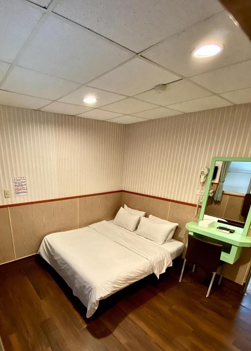 Ying Lun Hotel - Housity