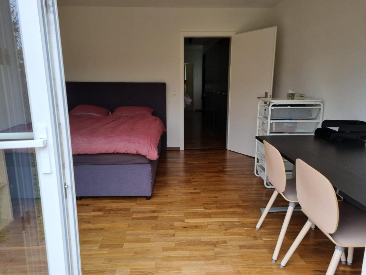 Chambre lumineuse dans une grande villa - Housity
