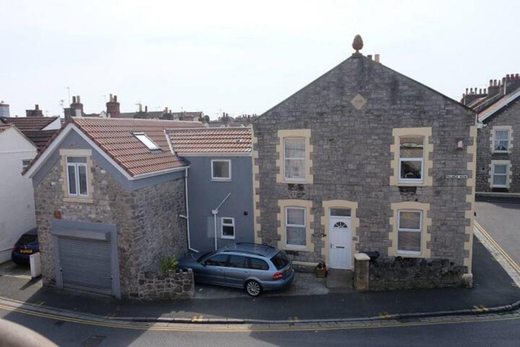 Just minutes from the Grand Pier - Housity