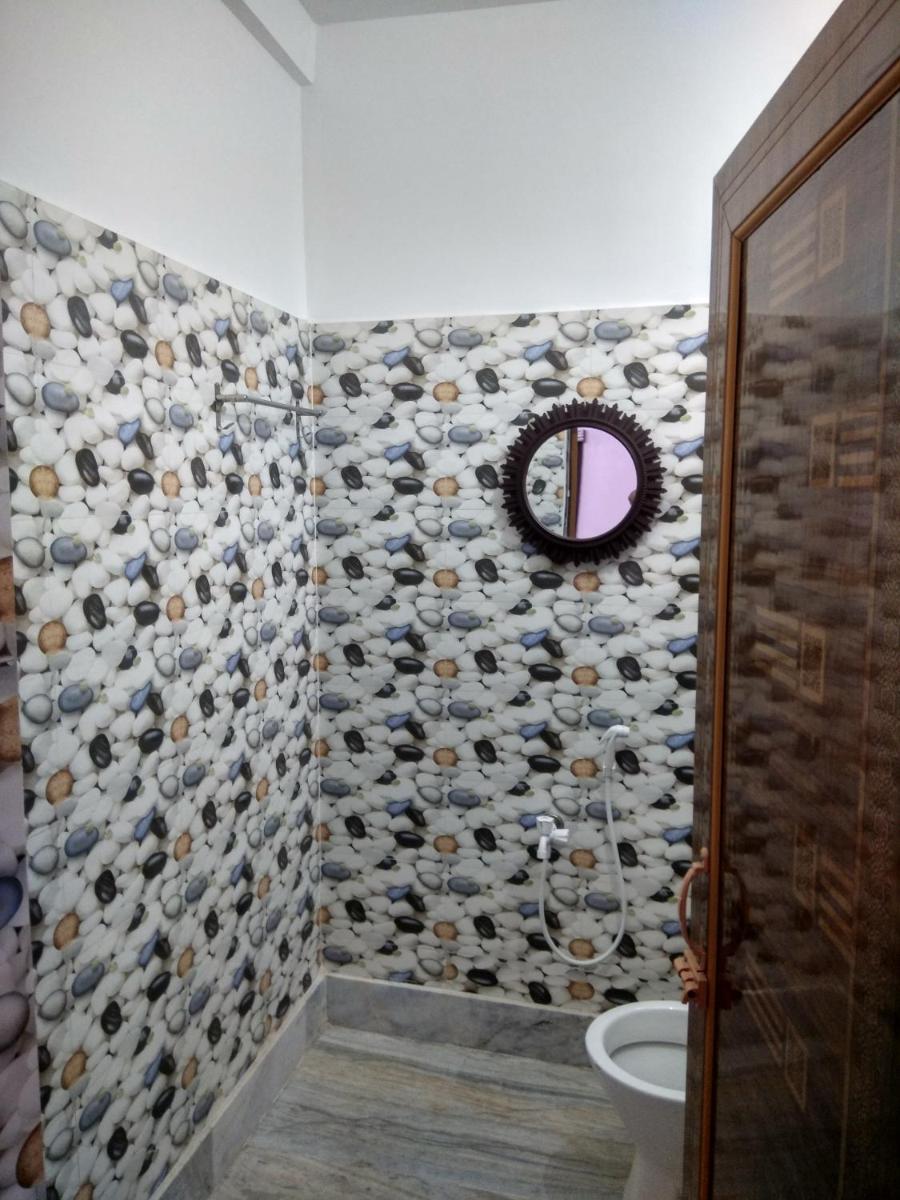Roy Guest House - Housity