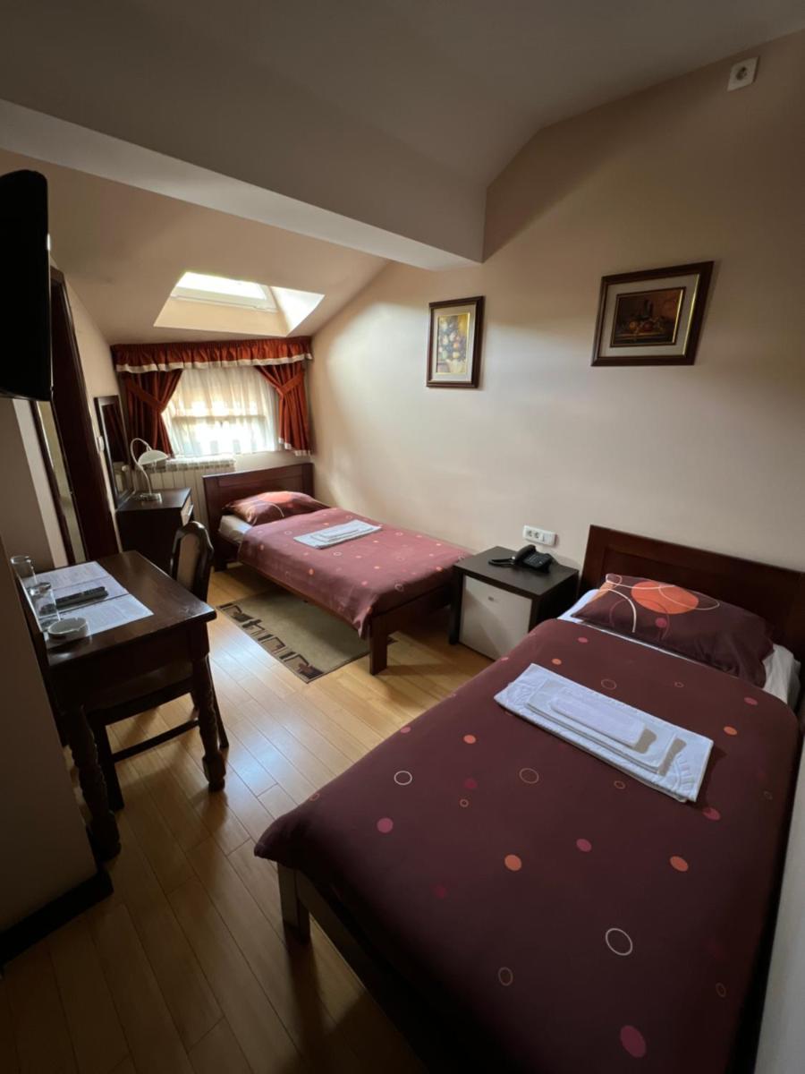 Hotel Royal - Housity