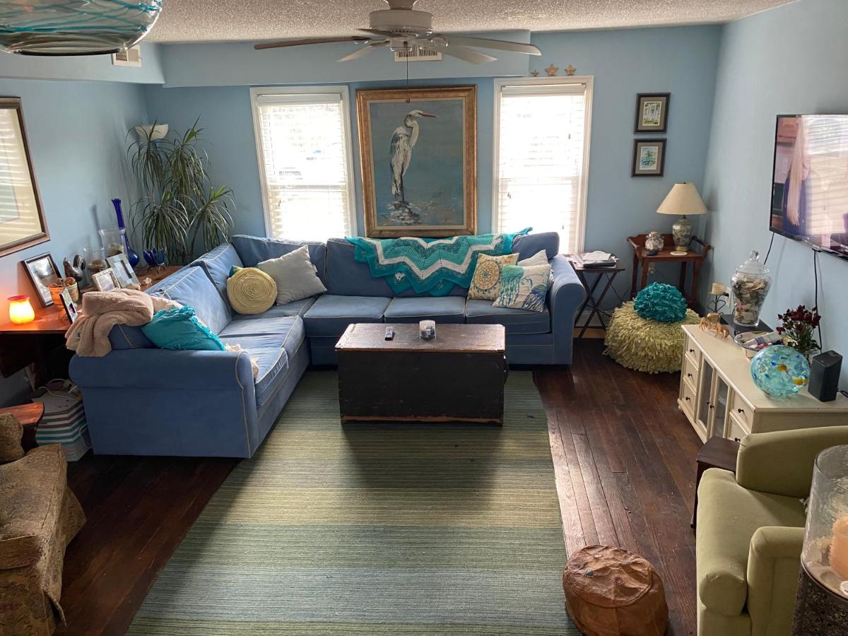 BEACH HAVEN Dog friendly farmette Great for 2 couples - Housity