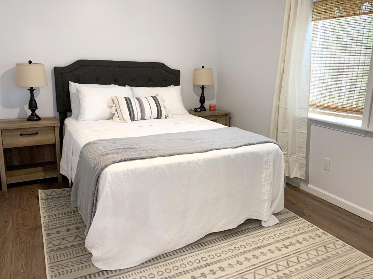 Newly Remodeled Stouchsburg Cottage - Housity