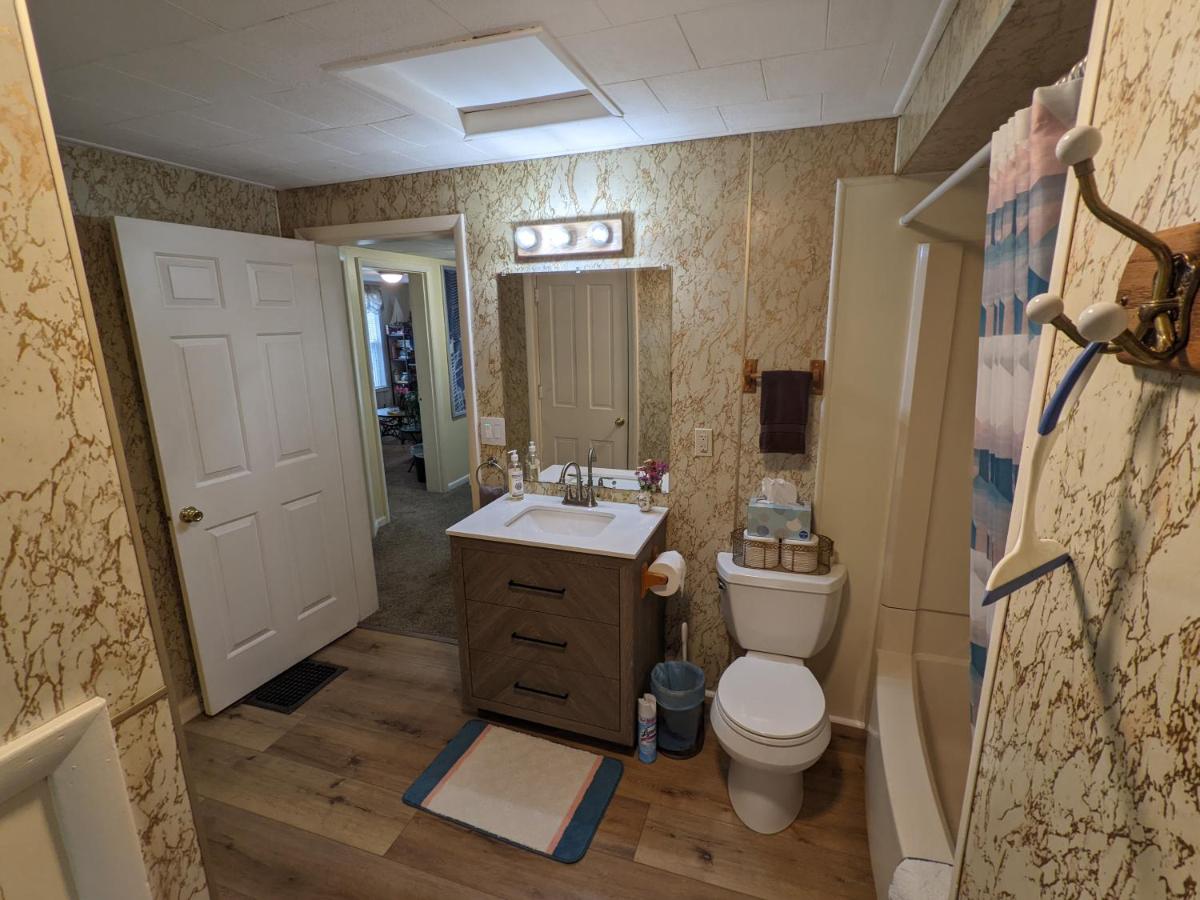 The Estate Loft in Downtown Milford - Housity